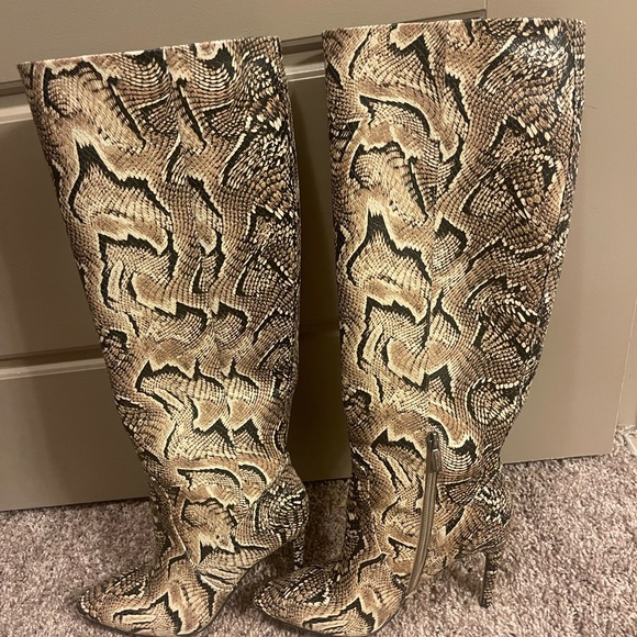 Vince Camuto Fendel Stiletto Leather Snake Knee High Boot - Picture 4 of 7